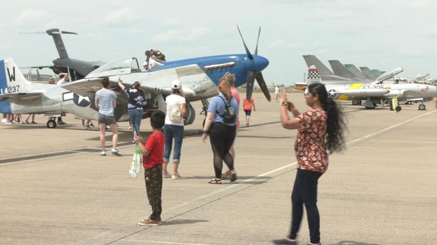 Thunder Static Display
