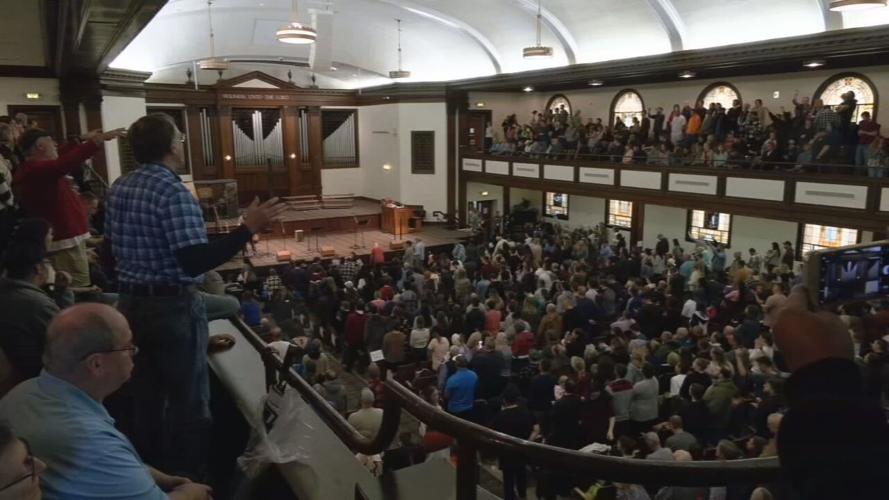 Thousands gather for 'revival' service at Asbury University