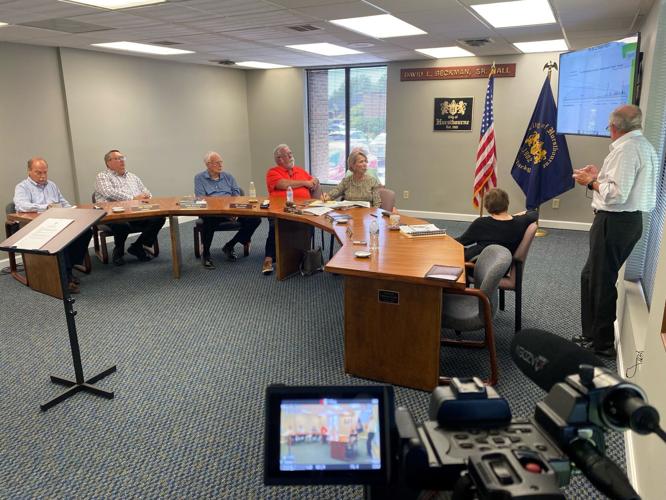 City of Hurstbourne Commission meets about proposed Oxmoor apartment complex 6-7-22 (2).jpg