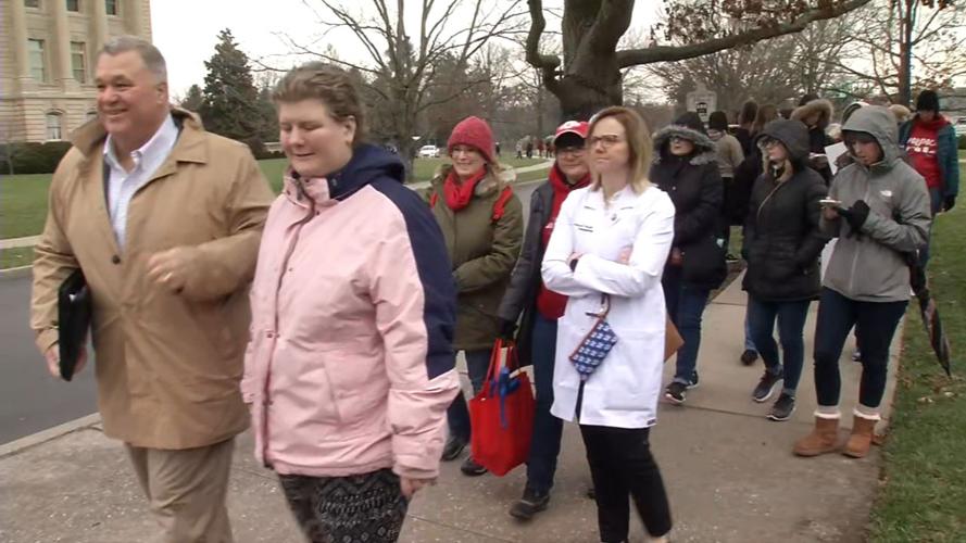 Teachers rally in Frankfort against pension-related bill 2-28-19