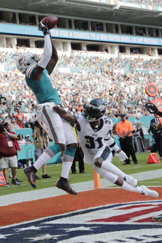 Video: Mack Hollins pulls off acrobatic touchdown catch in Miami Dolphins  game vs. New York Giants - Dolphin Nation