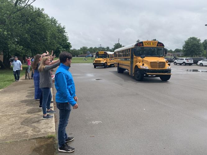 JCPS last day 202122 crosby middle buses.jpg