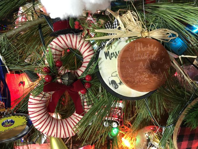 JUDE'S JINGLE TREE 2021 (12).jpg