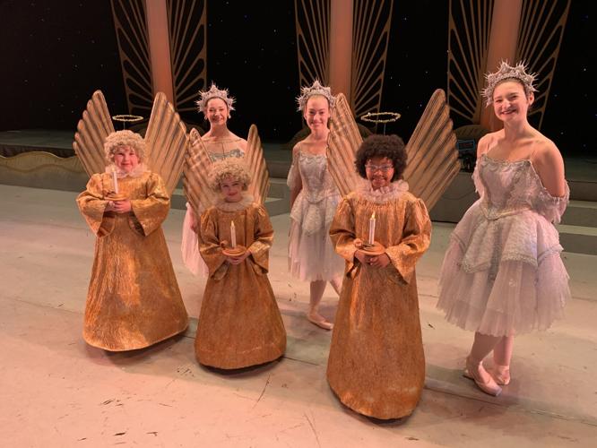 NUTCRACKER - LOUISVILLE BALLET BEHIND THE SCENES - 12-13-2022  (4).JPG