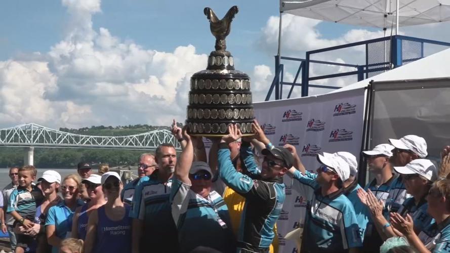 Jimmy Shane hoists Gold Cup trophy