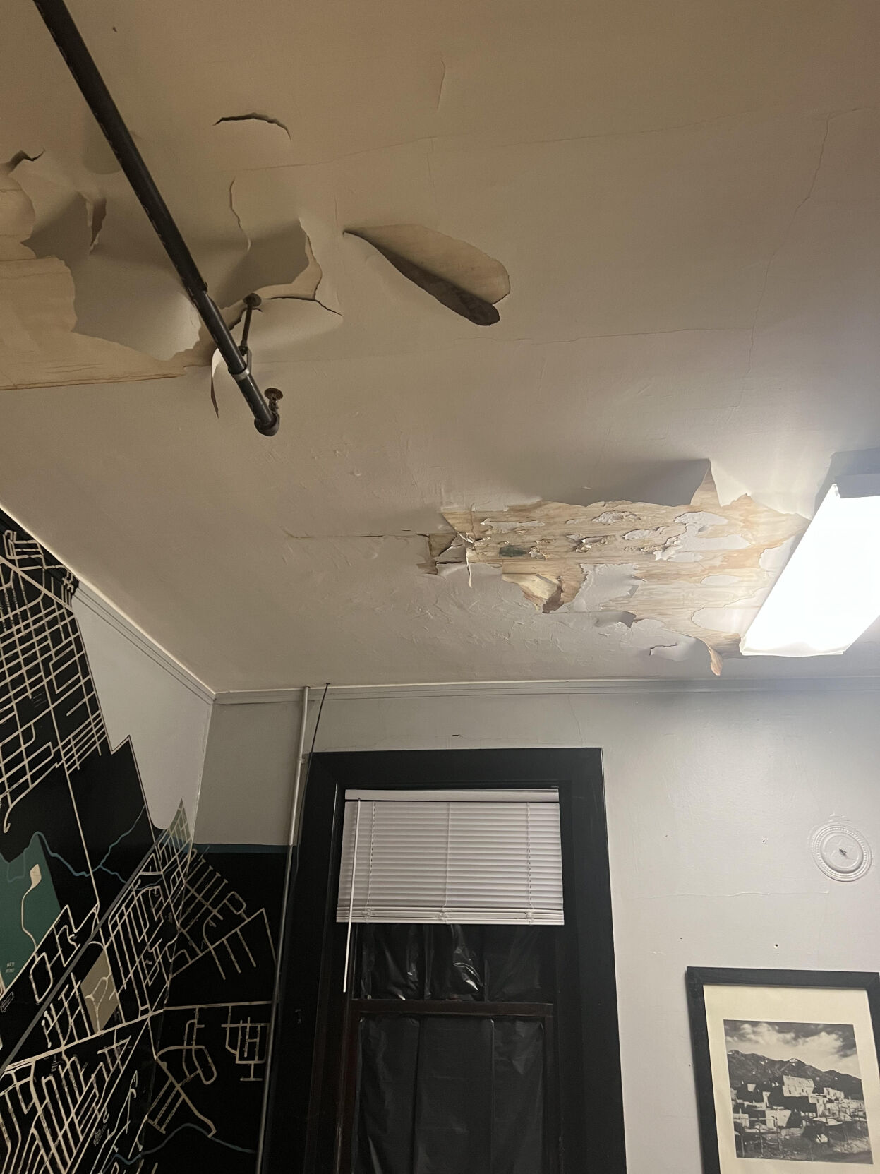 Paint falling of Ceiling 4th district engine 20.jpg