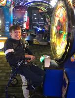 Jerry Rice lets Kentucky boy, Make-A-Wish recipient try on Super Bowl ring