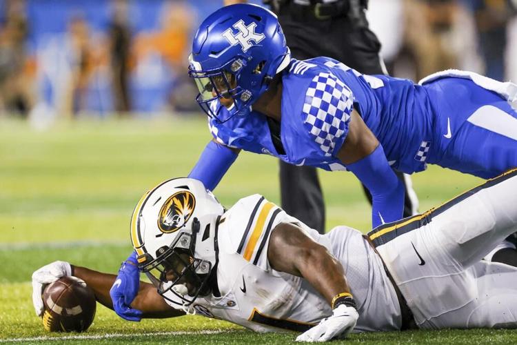 Kentucky defensive back Carrington Valentine.jpeg