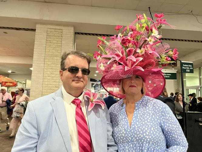Kentucky Oaks Crowd