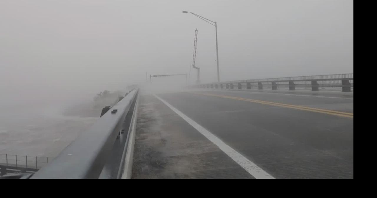 Eyewall of Hurricane Ian causes whiteout near Placida, Florida