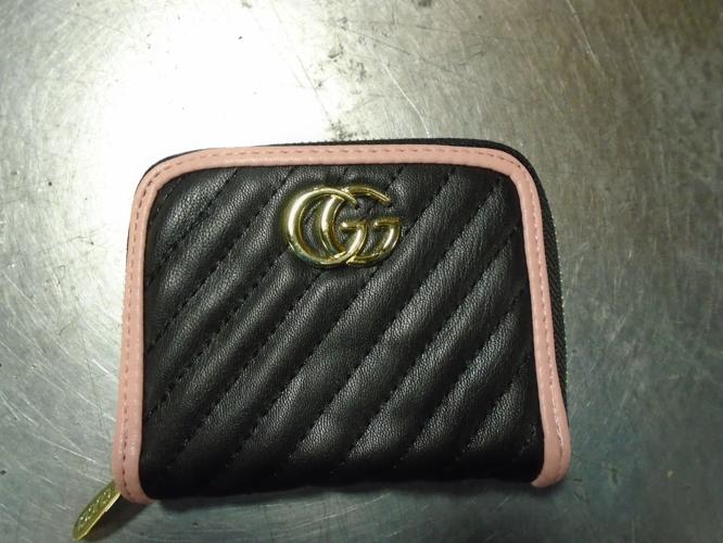 Counterfeit Gucci purse seized by U.S. customs officials in Louisville