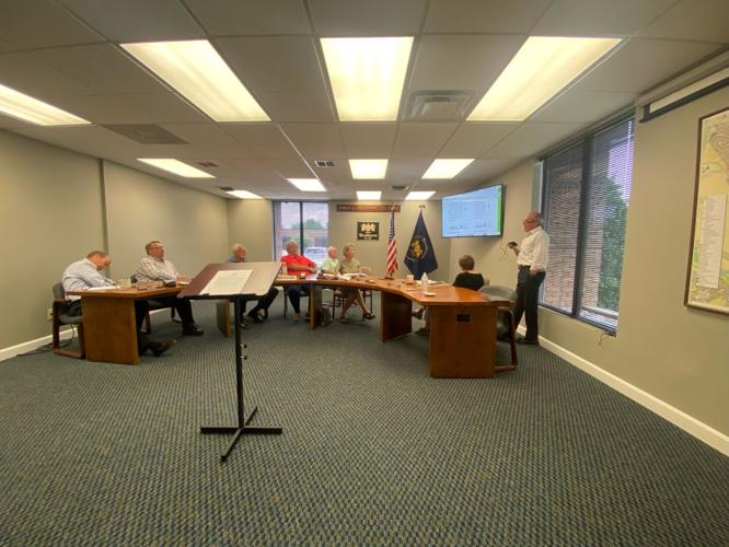 City of Hurstbourne Commission meets about proposed Oxmoor apartment complex 6-7-22.jpg