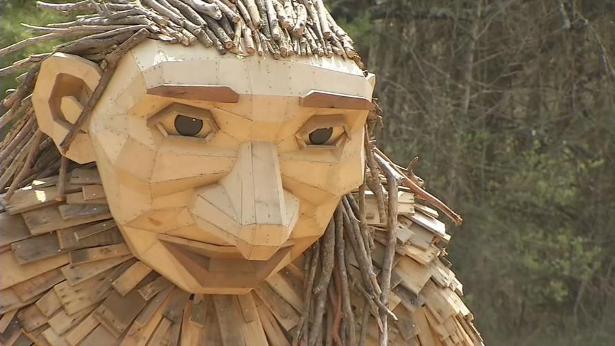 Giant Statue Elina CU - 4-4-19