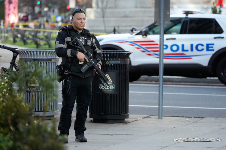 Secret Service stands guard after National Guard Shooting in Washington DC