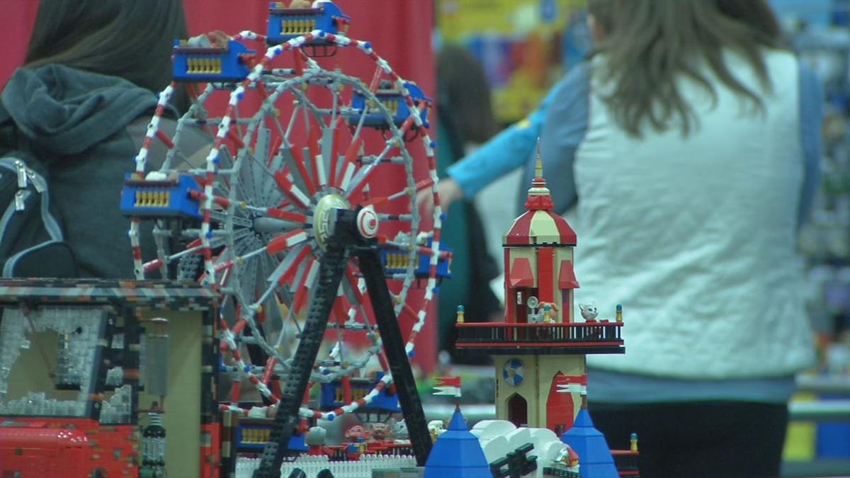 LEGO lovers gather in downtown Louisville for BrickUniverse LEGO Fan