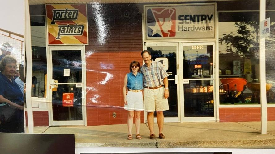 Jim Lehrer and his wife Marilyn