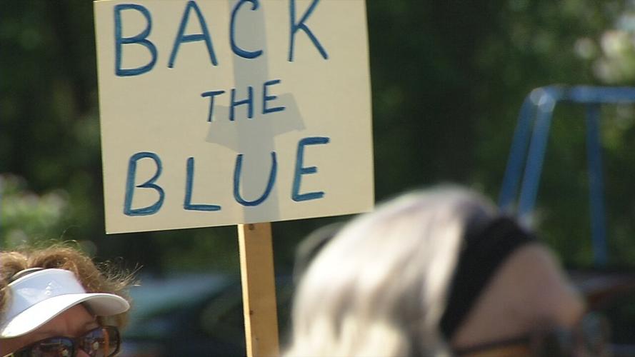 Community members gather Saturday for rally to support local law enforcement