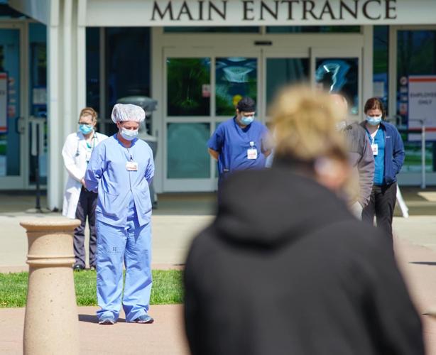 Baptist Health Floyd nurses gather to pray