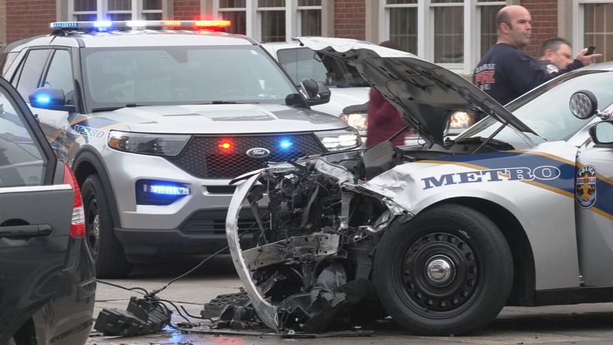 LMPD crash on Can Run Road