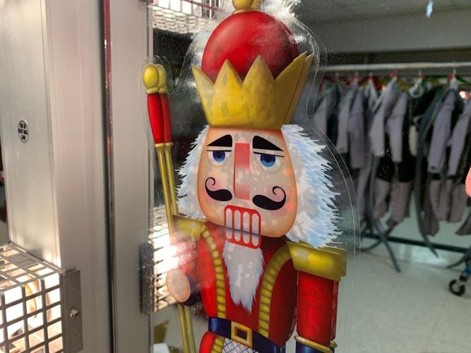 NUTCRACKER - LOUISVILLE BALLET BEHIND THE SCENES - 12-13-2022  (1).JPG