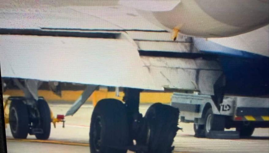 SDF PLANE WHEEL BLEW OUT