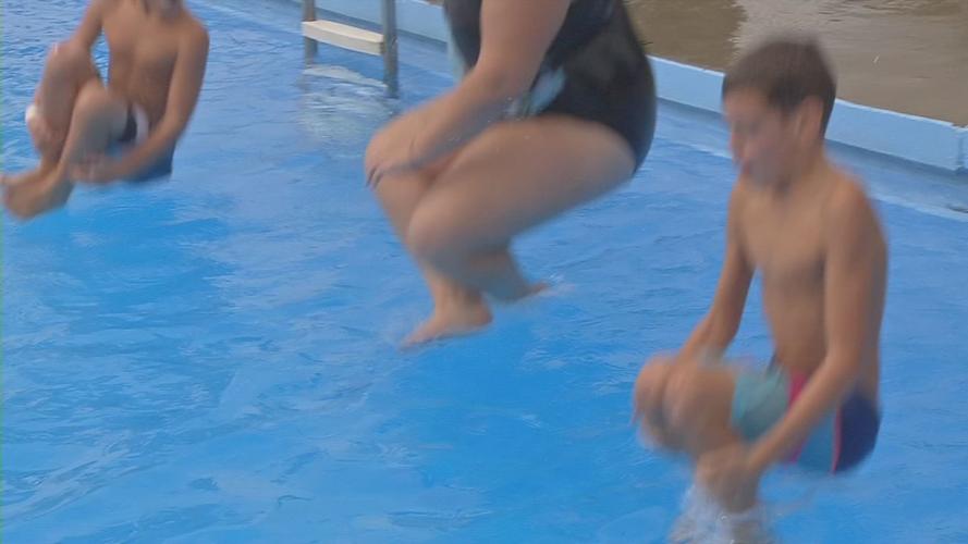 CINDI FOWLER ON POOLS 11VO.transfer_frame_2011 jump.jpg