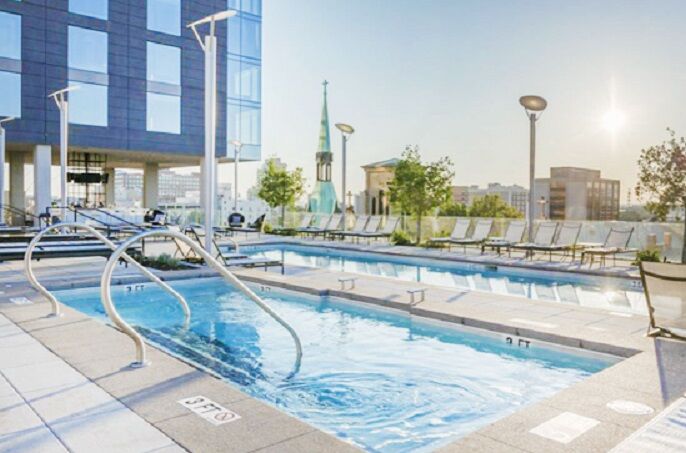 OMNI LOUISVILLE HOTEL - POOL -  COURTESY RESORT PASS 4.jpg