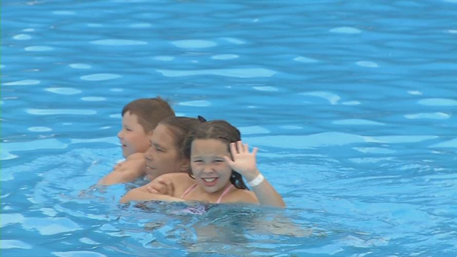 CINDI FOWLER ON POOLS 11VO.transfer_frame_1628 wave.jpg