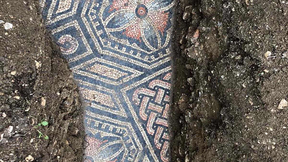 Perfectly preserved ancient Roman mosaic floor discovered in Italy ...