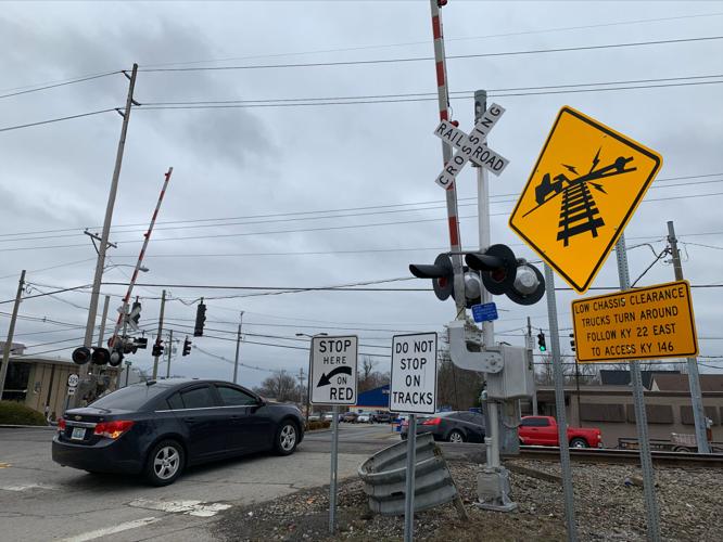 CRESTWOOD KY RAILROAD CROSSING 1-20-2023 (1).jpeg