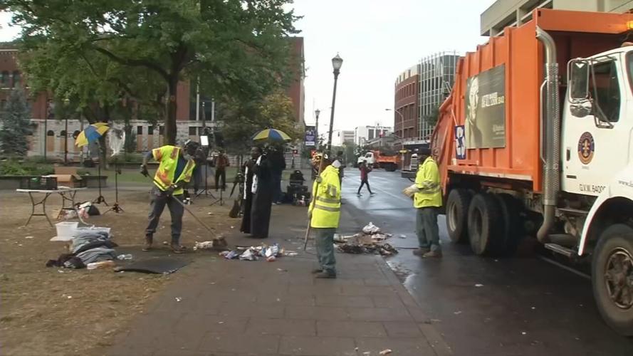 LOUISVILLE WORKERS CLEAN UP AFTER PROTEST AND FIRES DOWNTOWN - 9-24-2020  (4).jpeg