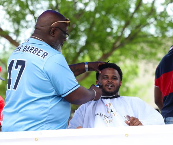 Haircut during the Pegasus parade.JPG