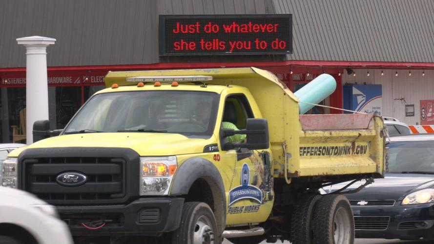 JEFFERSONTOWN HARDWARE - FUNNY SIGNS - 1-26-2023 (11).jpeg