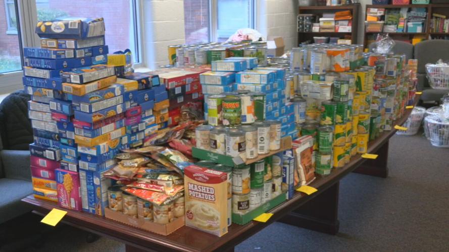 Carter Traditional Elementary students collect food for needy families - 11.17.23
