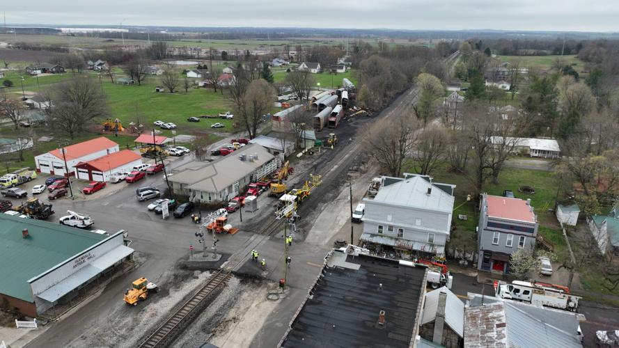 Glendale aerial train derailment cleanup- 3-17-2023 (5).jpg