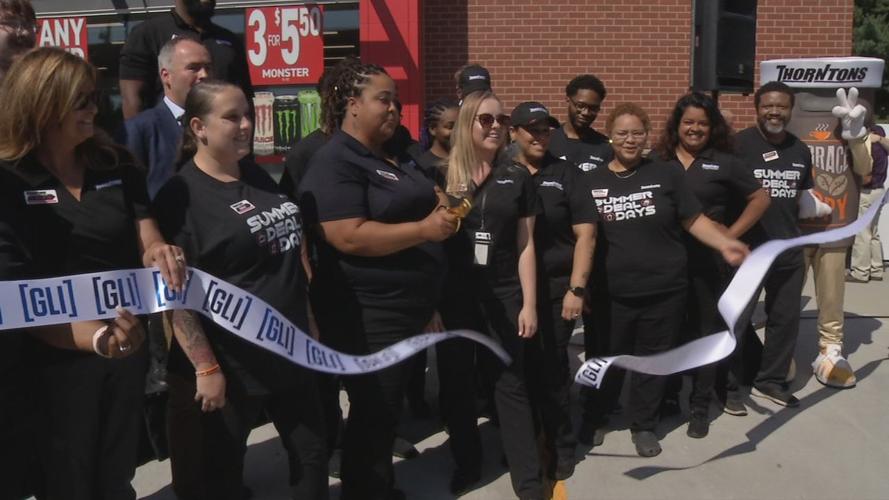 Ribbon-cutting on new Thorntons on Taylor Blvd. in Hazelwood neighborhood (Aug. 16, 2019)