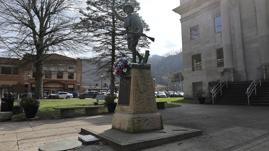 WWI memorial in Harlan