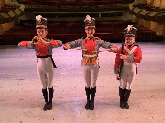NUTCRACKER - LOUISVILLE BALLET BEHIND THE SCENES - 12-13-2022  (3).JPG