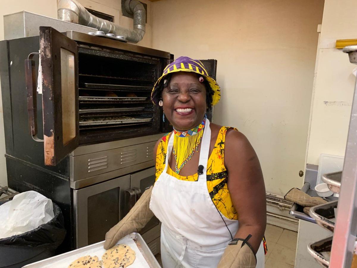 Future Bakers Get Some Inspiration From The Cookie Lady Behind