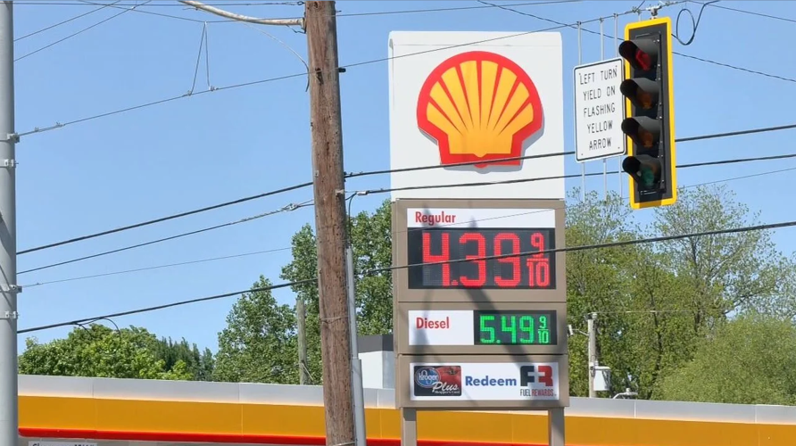 Gas prices in New Albany 4-30-26