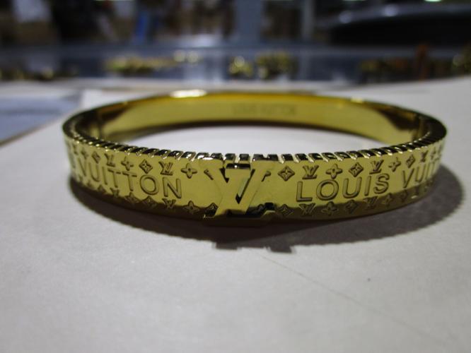 002 Louis Vuitton bracelet (1).JPG