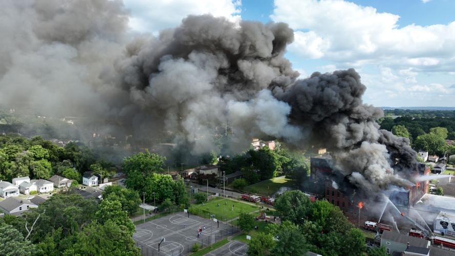 SMOKETOWN WAREHOUSE FIRE (4).JPG