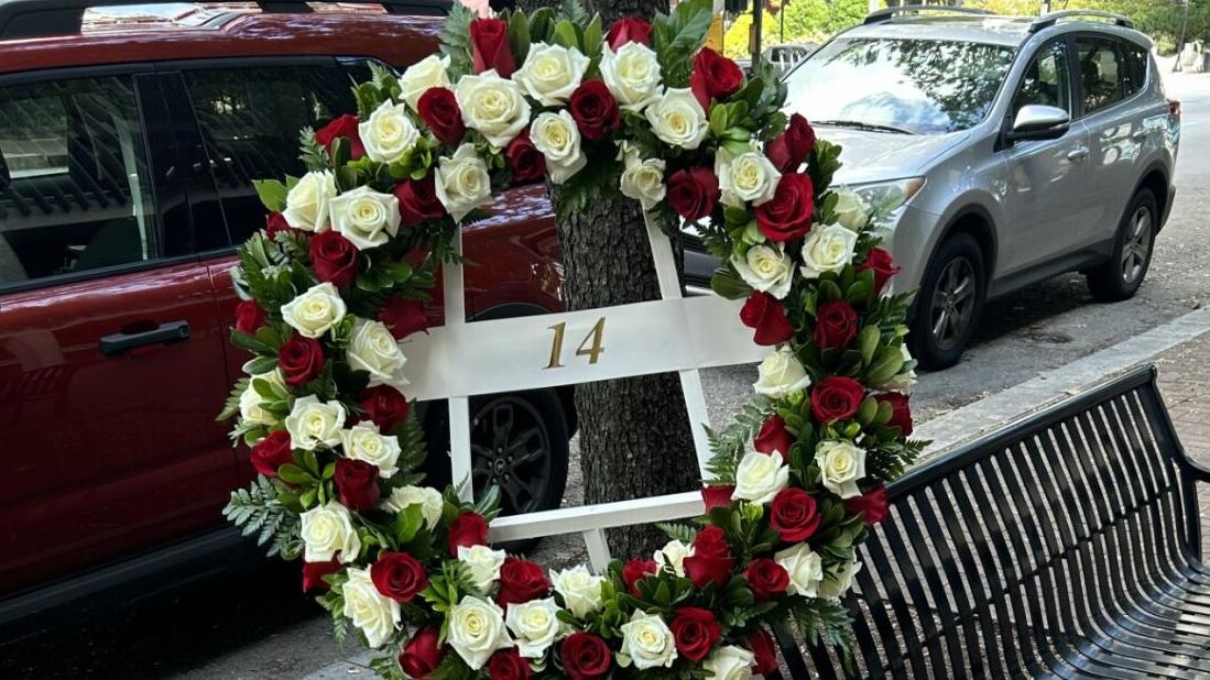 Pete Rose wreath at Louisville Slugger Museum - 10.01.24