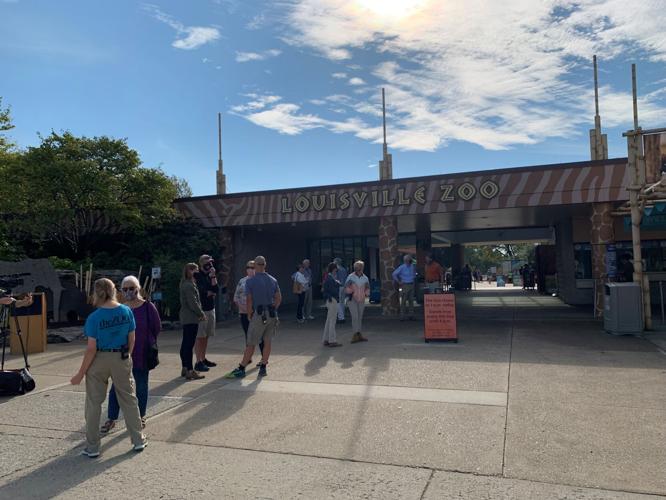 LOUISVILLE ZOO ENTRANCE 10-14-2021 2.jpg