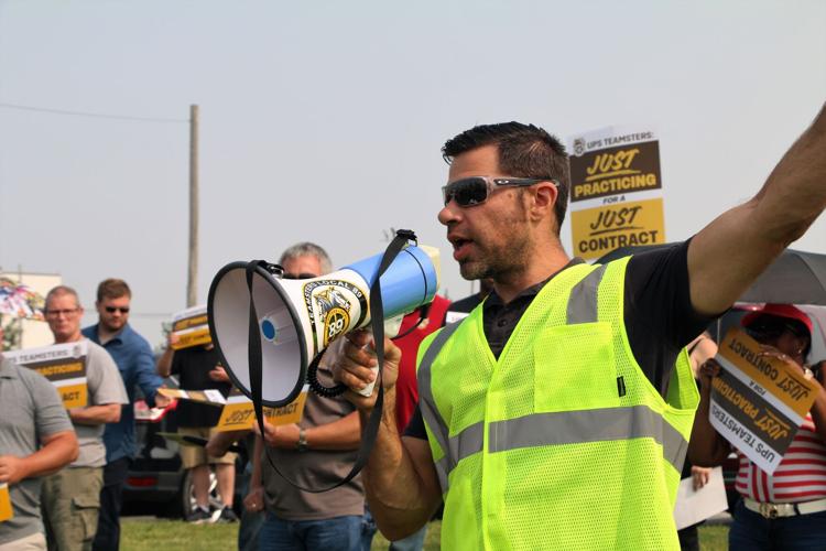 UPS Teamsters Practice Picket