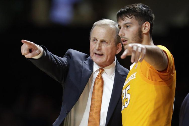 Rick Barnes and Santiago Vescovi