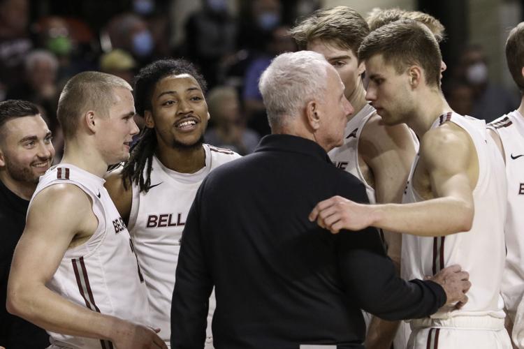 Davenport and team in huddle