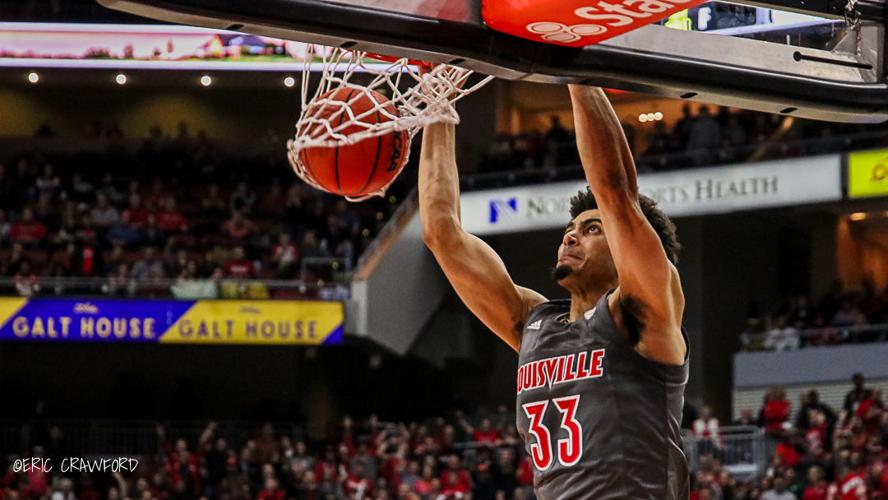 Jordan Nwora dunk