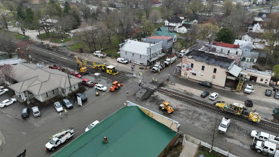 Glendale aerial train derailment cleanup- 3-17-2023 (4).jpg