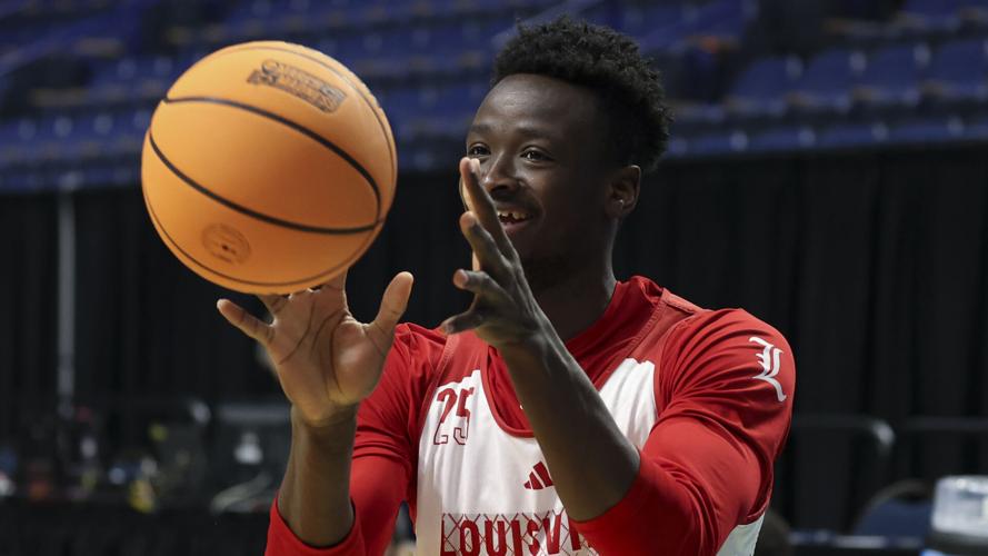 LOUISVILLE NCAA PRACTICE-10.jpg